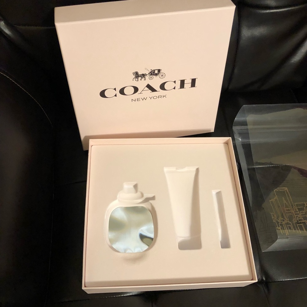 ❌SOLD❌Coach Box - Picture 3 of 4